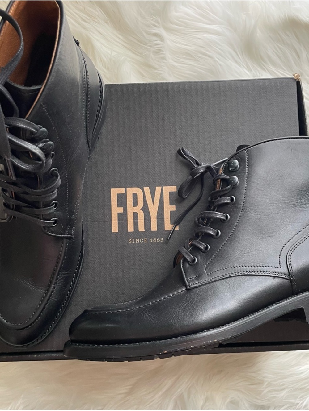 Frye Men’s 9.5 Boots